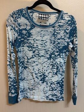 Long Sleeve Blue and White Tie-Dye Top